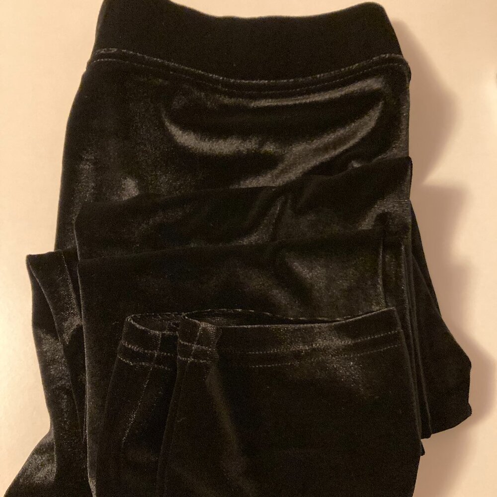 HUE Midnight Black Velvet Leggings